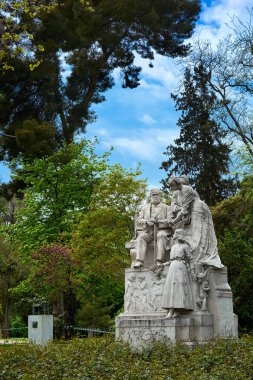 Ramon de Campoamor içinde Park iyi emeklilik (Parque del Buen Retiro) Madrid, İspanya için anıt.