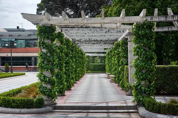 Madrid España Abril 2018 Hermosa Antigua Pérgola Los Jardines Cecilio —  Fotos de Stock