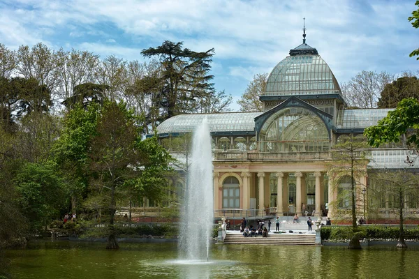 Madrid España Abril 2018 Hermosa Vista Del Majestuoso Palacio Cristal —  Fotos de Stock