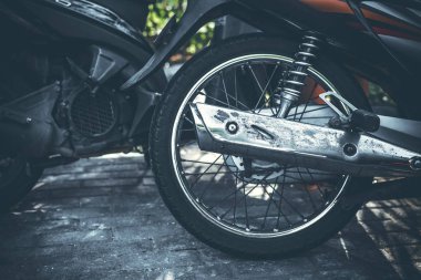 Motosiklet scooter tekerleği portre.