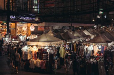 Bangkok, Tayland - 2 Şubat 2018: Gece pazarı.