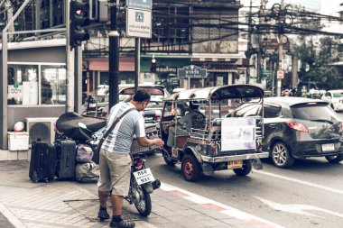 Bangkok, Tayland - 2 Şubat 2018: Bangkok Caddesi'nde gündüz.