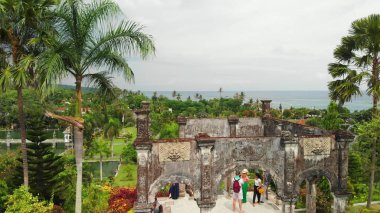 Bali, Endonezya - 29 Aralık 2018: Taman Ujung su Sarayı, Bali Adası havadan görünümü.