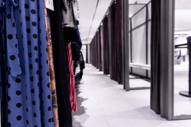 Montaj odasında alışveriş merkezi. Moda mağaza Bali Adası.