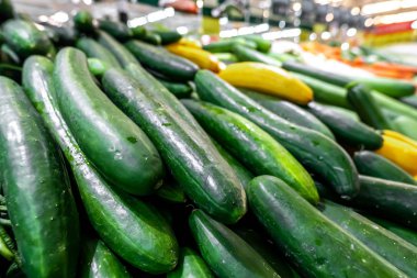 Sebze arka plan, taze ve parlak organik kabaklari veya kabak bir yerel gıda pazarında, Bali Adası.