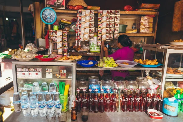 Bali, Indonezja-21 lutego 2019: tradycyjny balijski poranny targ w Ubud. — Zdjęcie stockowe