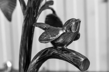 Sahte Ürünler, siyah beyaz fotoğraf. Farklı unsurlar.