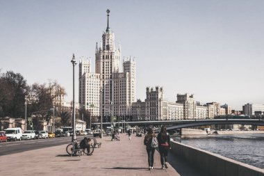 Moskova, Rusya-Mayıs 19, 2019: Kotelnicheskaya Embankment. Moskova, Rusya. Cityscape.