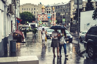 Moskova, Rusya - 5 Haziran 2019: Yağmurlu günde kentsel peyzaj.