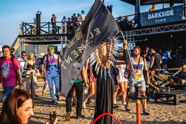 Moskova, Rusya - 27 Temmuz 2019: Johncalliano nargile festivalinde insanlar.