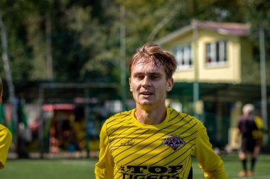 Moskova, Rusya - 24 Ağustos 2019: Oyunda futbolcular. Moskova Amatör Ligi.