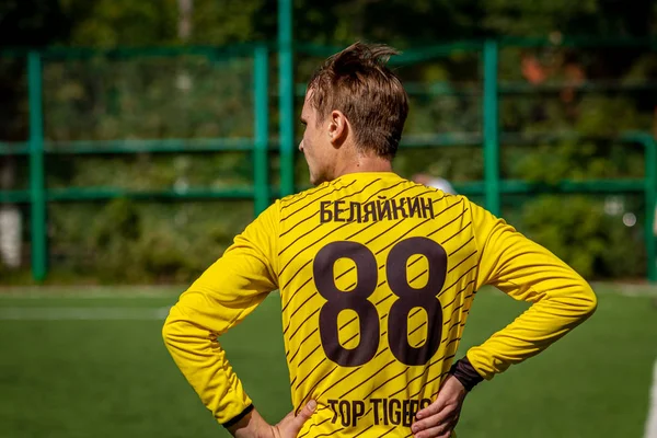 Moskova, Rusya - 24 Ağustos 2019: Oyunda futbolcular. Moskova Amatör Ligi.