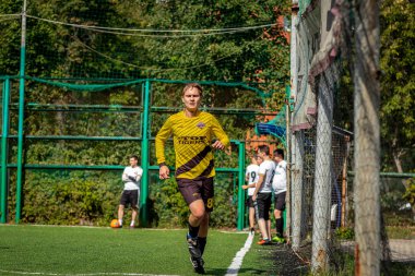 Moskova, Rusya - 24 Ağustos 2019: Oyunda futbolcular. Moskova Amatör Ligi.