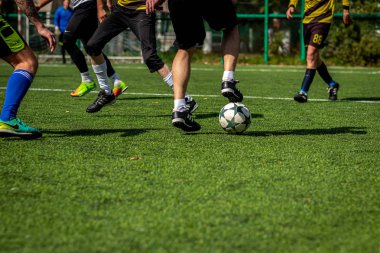 Moskova, Rusya - 24 Ağustos 2019: Oyunda futbolcular. Moskova Amatör Ligi.