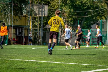 Moskova, Rusya - 24 Ağustos 2019: Oyunda futbolcular. Moskova Amatör Ligi.