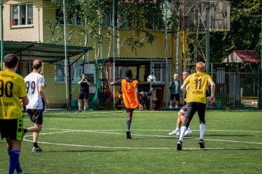 Moskova, Rusya - 24 Ağustos 2019: Oyunda futbolcular. Moskova Amatör Ligi.