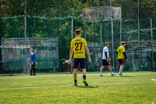 Moskova, Rusya - 24 Ağustos 2019: Oyunda futbolcular. Moskova Amatör Ligi.