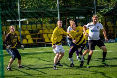 Moskova, Rusya - 24 Ağustos 2019: Oyunda futbolcular. Moskova Amatör Ligi.