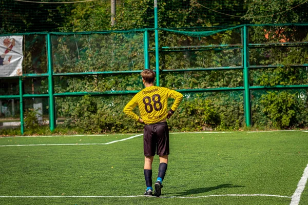 Moskova, Rusya - 24 Ağustos 2019: Oyunda futbolcular. Moskova Amatör Ligi.