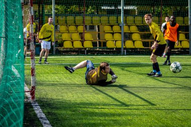 Moskova, Rusya - 24 Ağustos 2019: Oyunda futbolcular. Moskova Amatör Ligi.