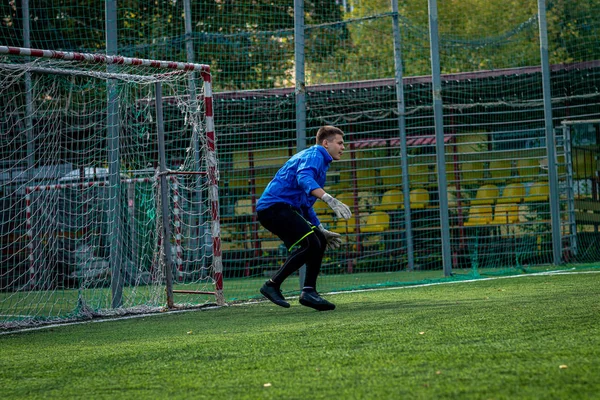 Moskova, Rusya - 24 Ağustos 2019: Oyunda futbolcular. Moskova Amatör Ligi.