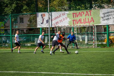 Moskova, Rusya - 24 Ağustos 2019: Oyunda futbolcular. Moskova Amatör Ligi.