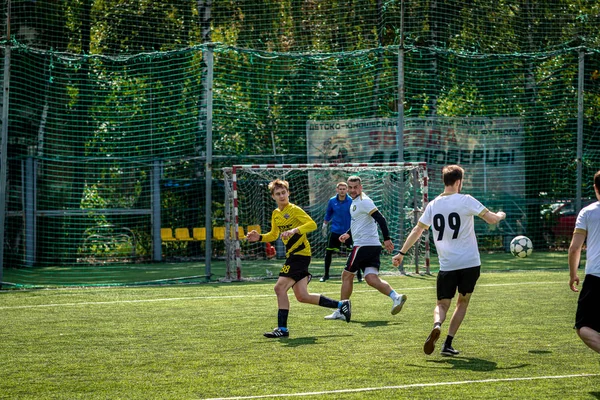 Moskova, Rusya - 24 Ağustos 2019: Oyunda futbolcular. Moskova Amatör Ligi.
