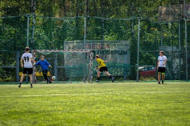 Moskova, Rusya - 24 Ağustos 2019: Oyunda futbolcular. Moskova Amatör Ligi.