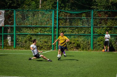 Moskova, Rusya - 24 Ağustos 2019: Oyunda futbolcular. Moskova Amatör Ligi.