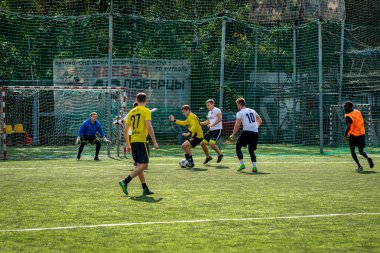 Moskova, Rusya - 24 Ağustos 2019: Oyunda futbolcular. Moskova Amatör Ligi.
