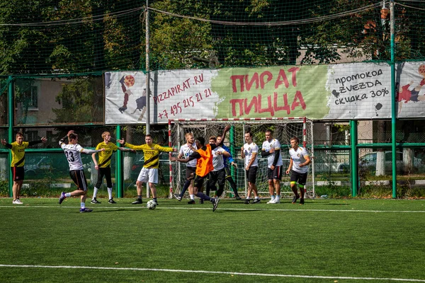 Moskova, Rusya - 24 Ağustos 2019: Oyunda futbolcular. Moskova Amatör Ligi.