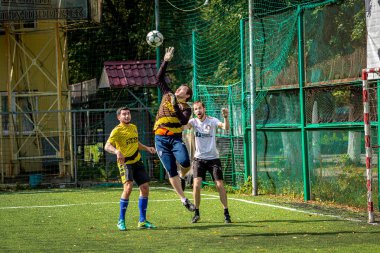 Moskova, Rusya - 24 Ağustos 2019: Oyunda futbolcular. Moskova Amatör Ligi.