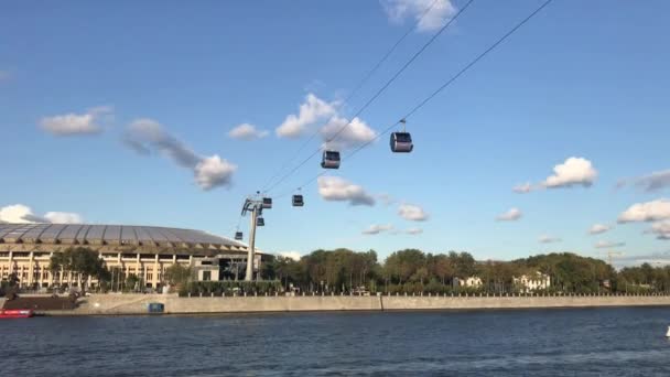 俄罗斯莫斯科 - 2019年9月14日：缆车方式，从河中欣赏. — 图库视频影像