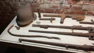Alman askeri arkeolojik bulguları Kaliningrad 'daki Rus müzesinde.