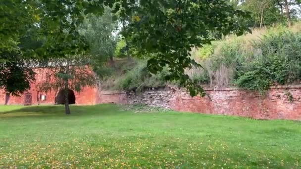 第5砦はカリーニングラードにある。ドイツ古代の砦. — ストック動画