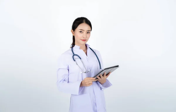 Doctor Wearing White Gown Stethoscope Her Neck — Stock Photo, Image