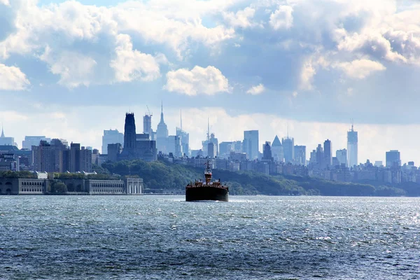 Barca Movimento East River Contro Brooklyn Vista New York New — Foto Stock