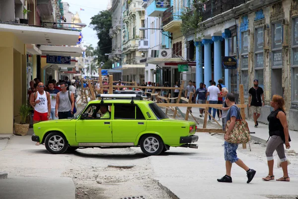 Habana Cuba Enero 2019 Coches Antiguos Que Mueven Por Las — Foto de Stock