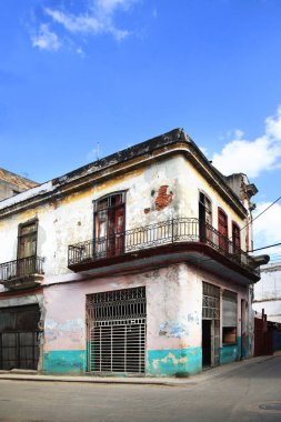 Eski Havana, Küba 'daki eski bir binanın cephesi