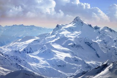 Elbruz Dağı - Avrupa'nın en yüksek noktası üzerinde göster
