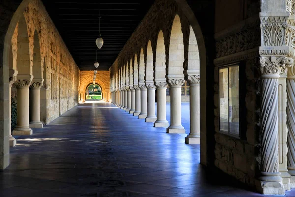 Stanford Üniversitesi, Kaliforniya Öğleden Sonra. — Stok fotoğraf