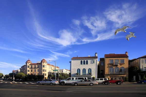 Crossing the Marina street and Scott street in San Francisco — Stock Photo, Image