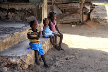 Ukunda, Kenya'dan bir grup Afrikalı çocuk. Afrika