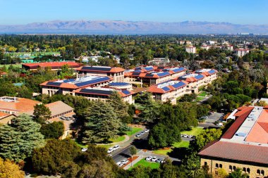 Stanford Üniversitesi 'nin Ana Görünüm Mimarisi