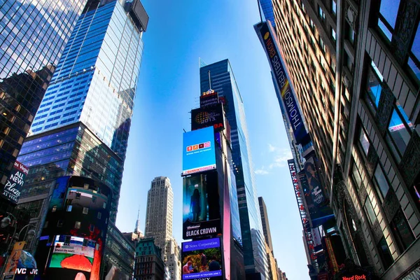 美国纽约 2013年5月16日 时代广场 以百老汇剧场和大量Led标志为特色 是2013年5月16日在纽约市曼哈顿举行的纽约和美国的标志 图库图片