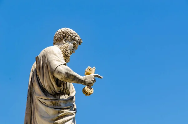 バチカンの聖ペテロの彫刻 — ストック写真
