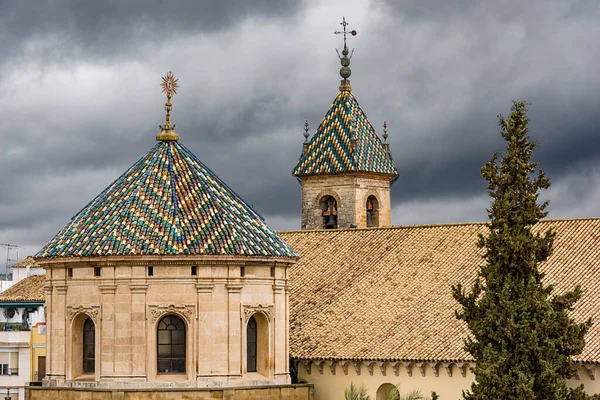 Вежі Церкви Лусена Кордова — стокове фото