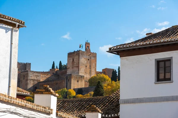 来自Albaicin社区的Alhambra视图 — 图库照片