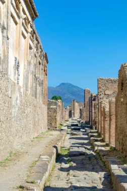 Pompeii harabelerinde bir sokak.