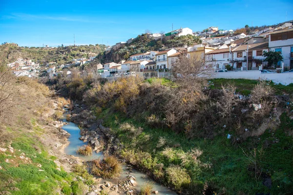 Čtvrť Pinos Puente Řekou Město Provincii Granada — Stock fotografie